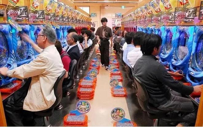 ”：俗称小弹珠一年让上百万日本家庭破碎不朽情缘电子游戏日本唯一的合法“赌博(图6)
